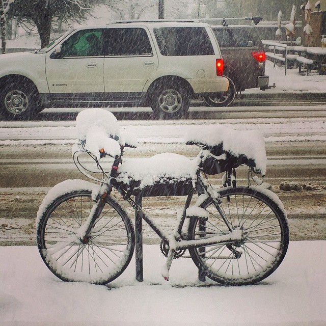 bike_in_the_snow.jpg